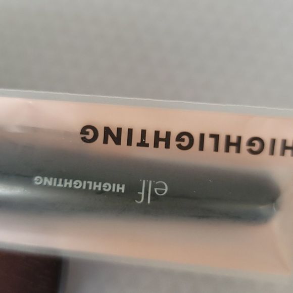 Elf Highlighting Brush + Luxie 640 ProPrecision Tapered Brush - Picture 6 of 9